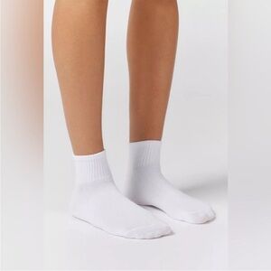 Women’s White Athletic Crew Socks Cotton Ribbed Running Workout